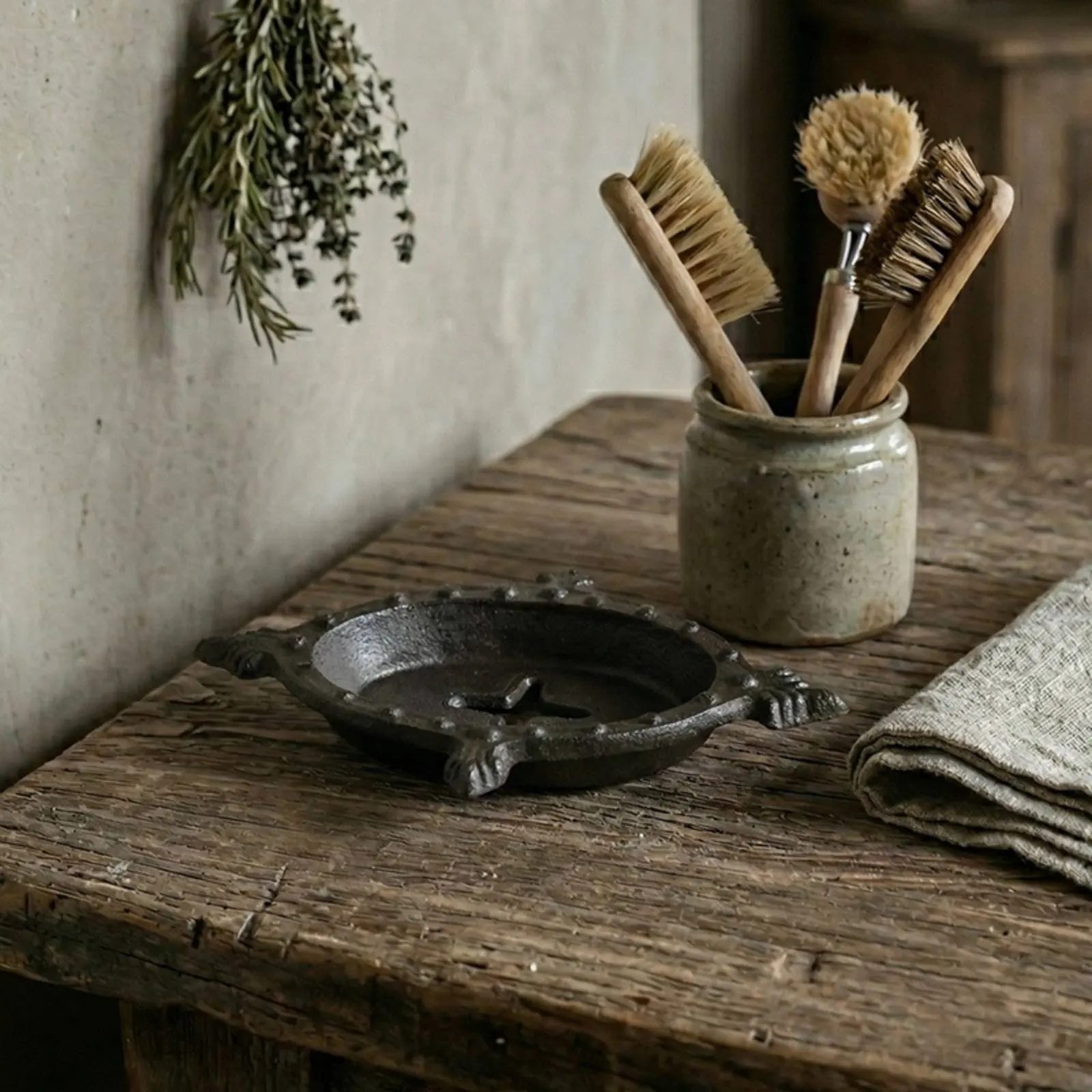 

Cast Iron Soap Dish Rustic Look Vintage Soap Tray Bathroom Decor Antique Finish for Balcony