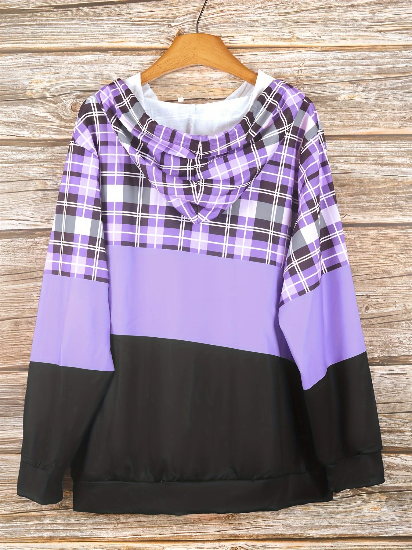 Stylish Plus Size Women's Plaid Hoodie for Comfort and Trendy Look