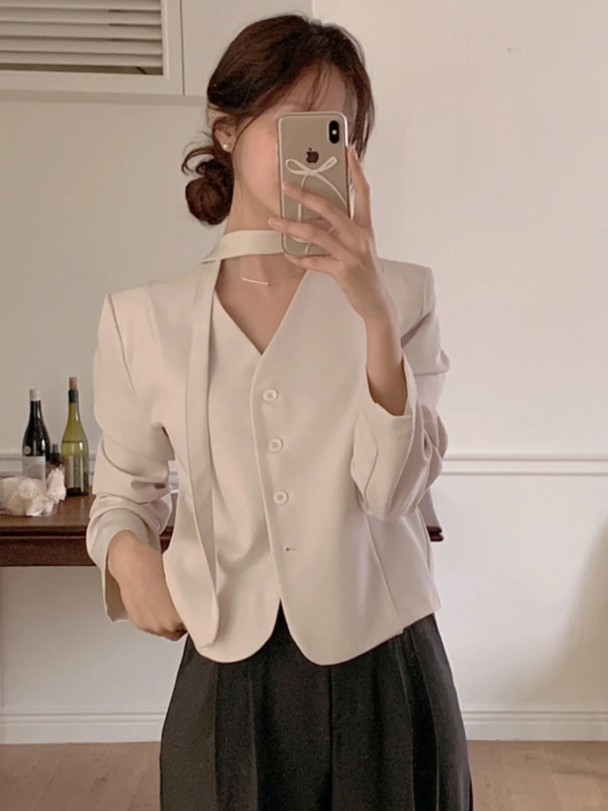 Korean Style Short V-Neck Women's Suit Jacket Single Button Design High Quality Commute Style Loose Fit Long Sleeve Pure Color