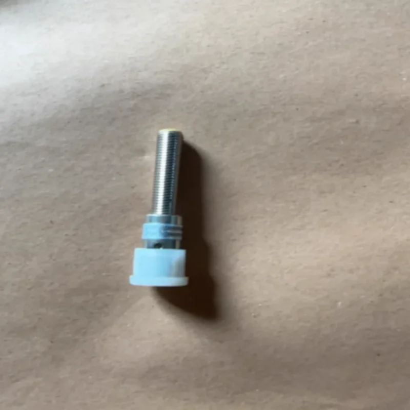 

Совершенно новый оригинальный бесконтактный переключатель BI2-M08-VP6X-H1341 BI2-EG08K-AP6X-H1341 BI2-EM12-Y1X-H1141 Bi2-M12-AN6X-H1141