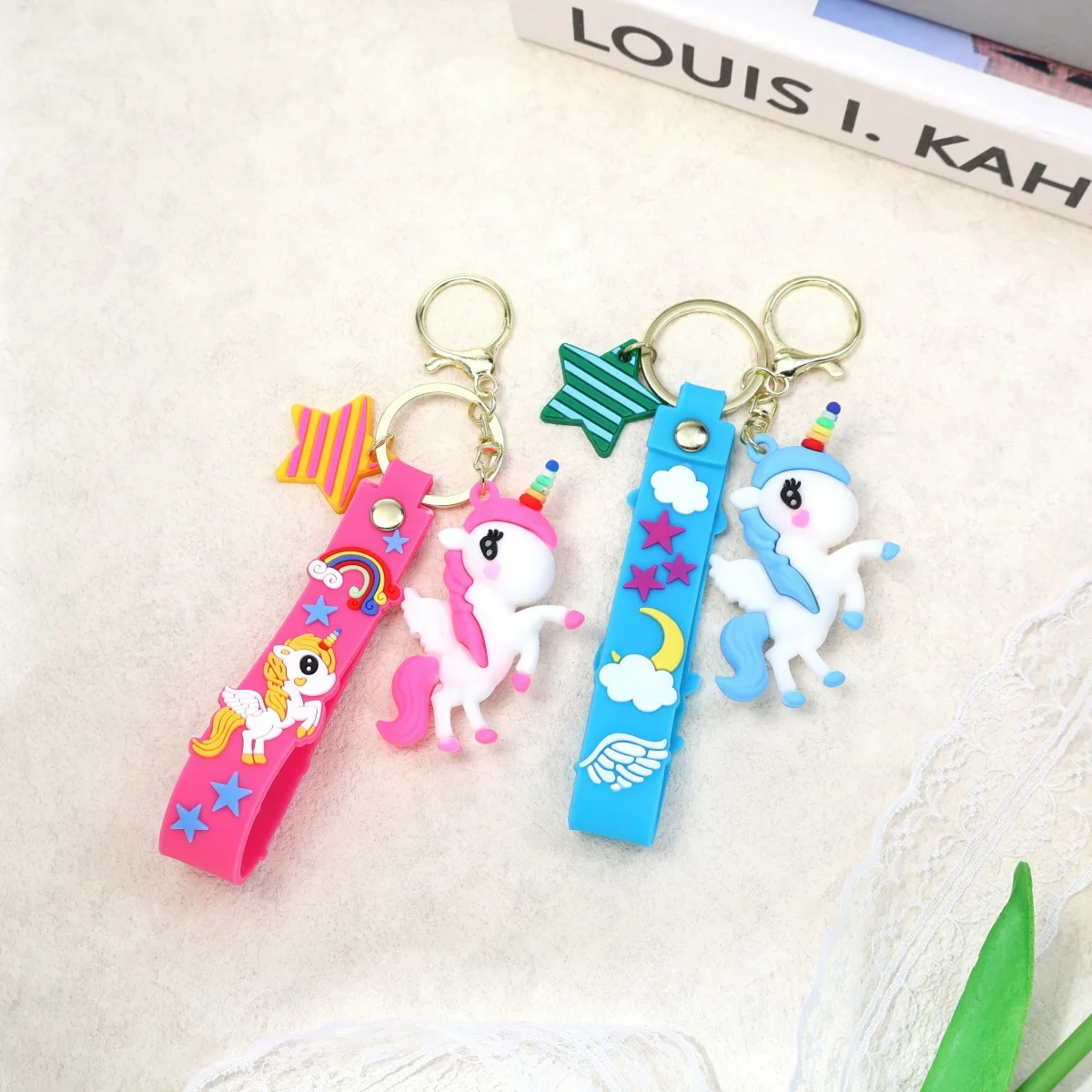 Regenbogen-Einhorn-Schlüsselanhänger, kreativer Cartoon-Schlüsselanhänger, Auto-Taschenanhänger, süßes Geschenk für Mädchen und Frauen, Accessoires