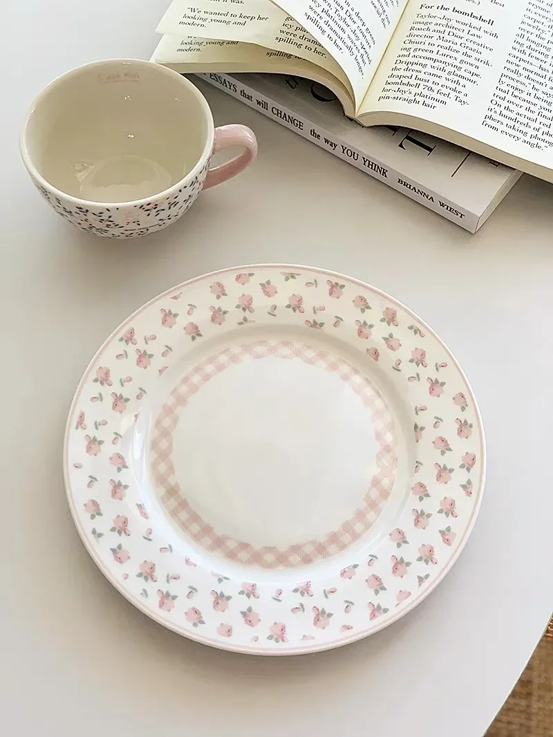 Pink Plaid Floral Ceramic Plate with Lace Edge, Perfect for Western Restaurant Desserts and Salad