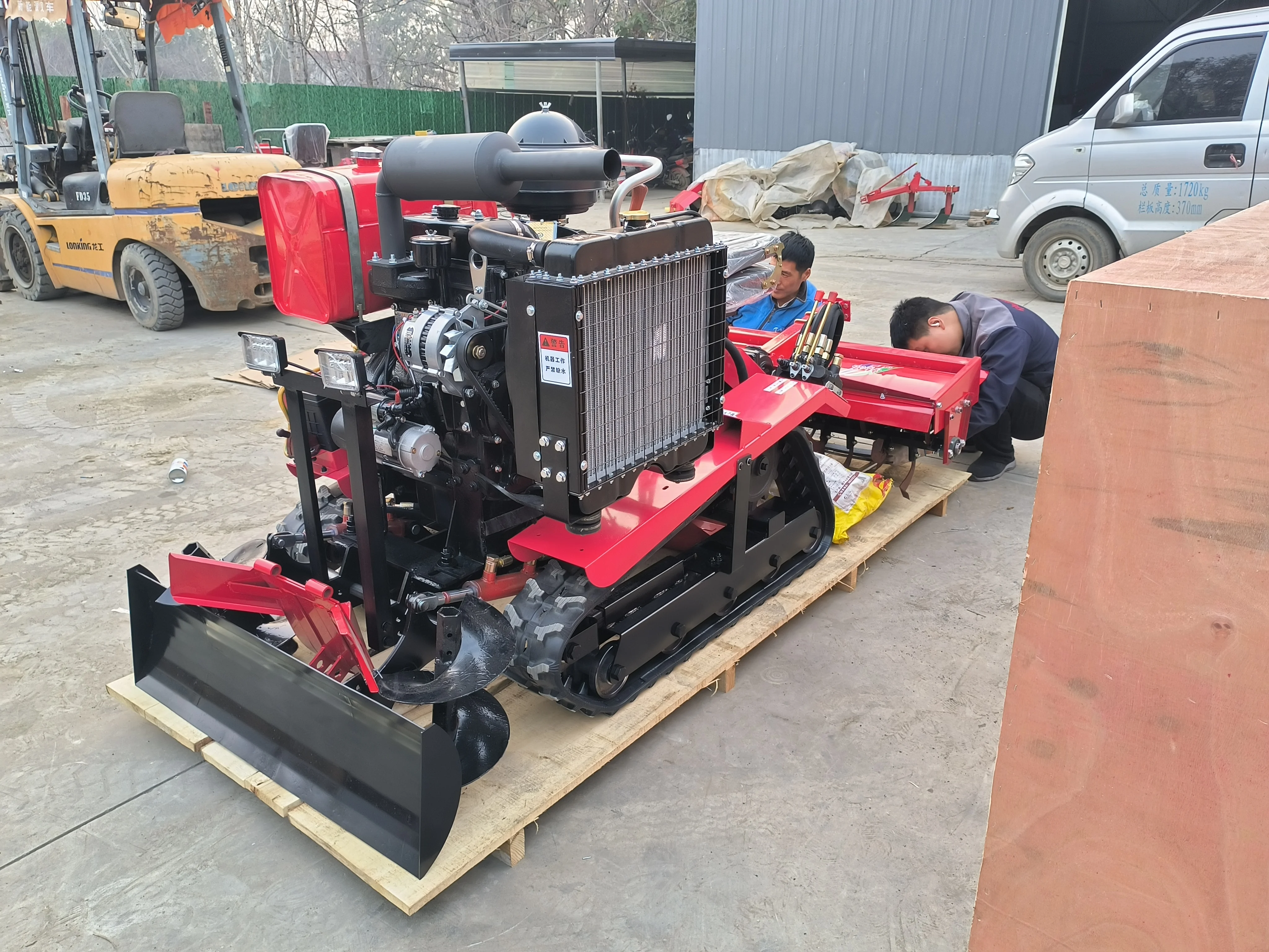 รถแทรกเตอร์ขนาดเล็กสำหรับฟาร์ม 25 แรงม้า 40 แรงม้า 45 แรงม้า 50 แรงม้า ลดราคาพิเศษ