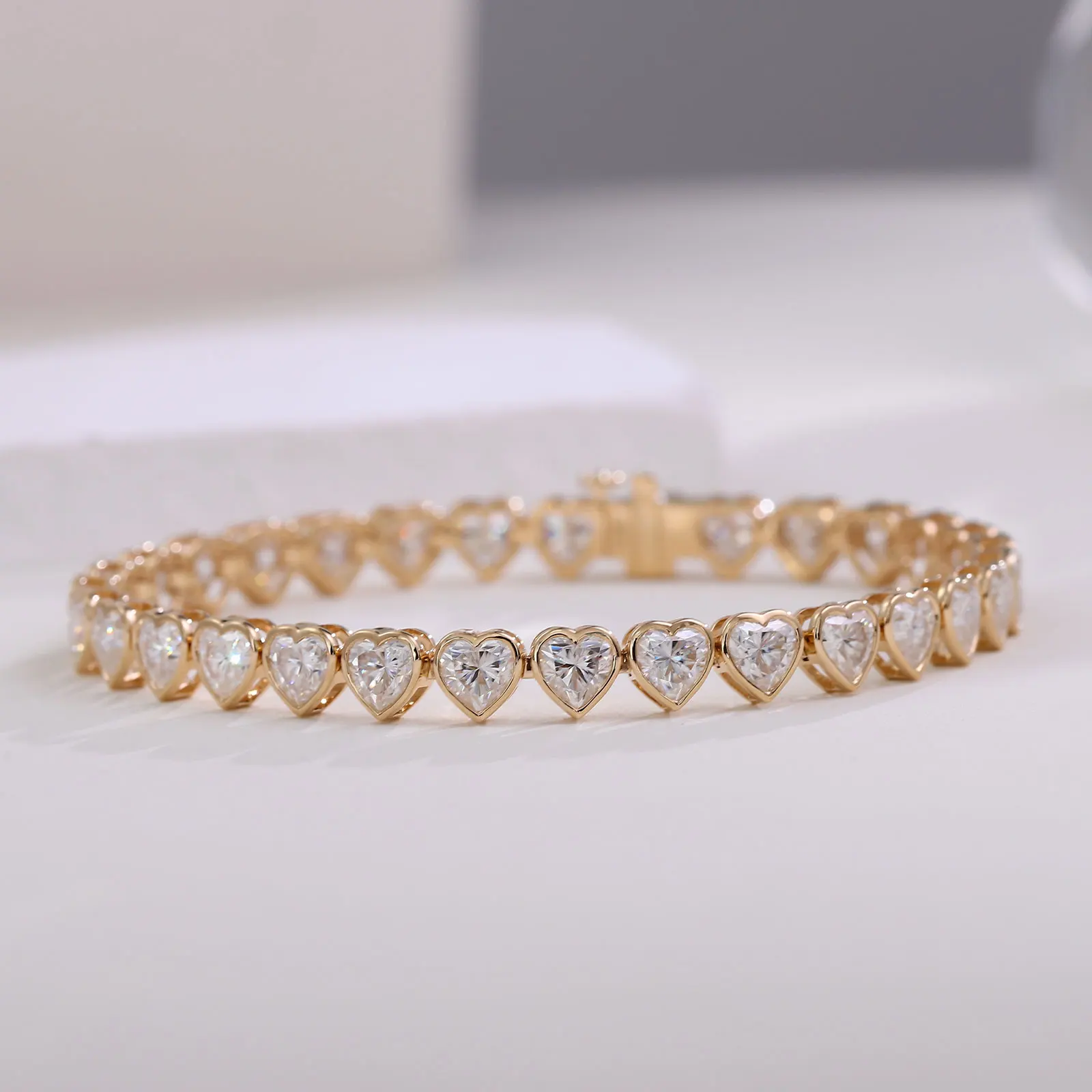 Provence 925 Sterling Silver Heart Shaped Moissanite Tennis Bracelet DEF VVS Grade Sparkling Charm Bracelet for Women