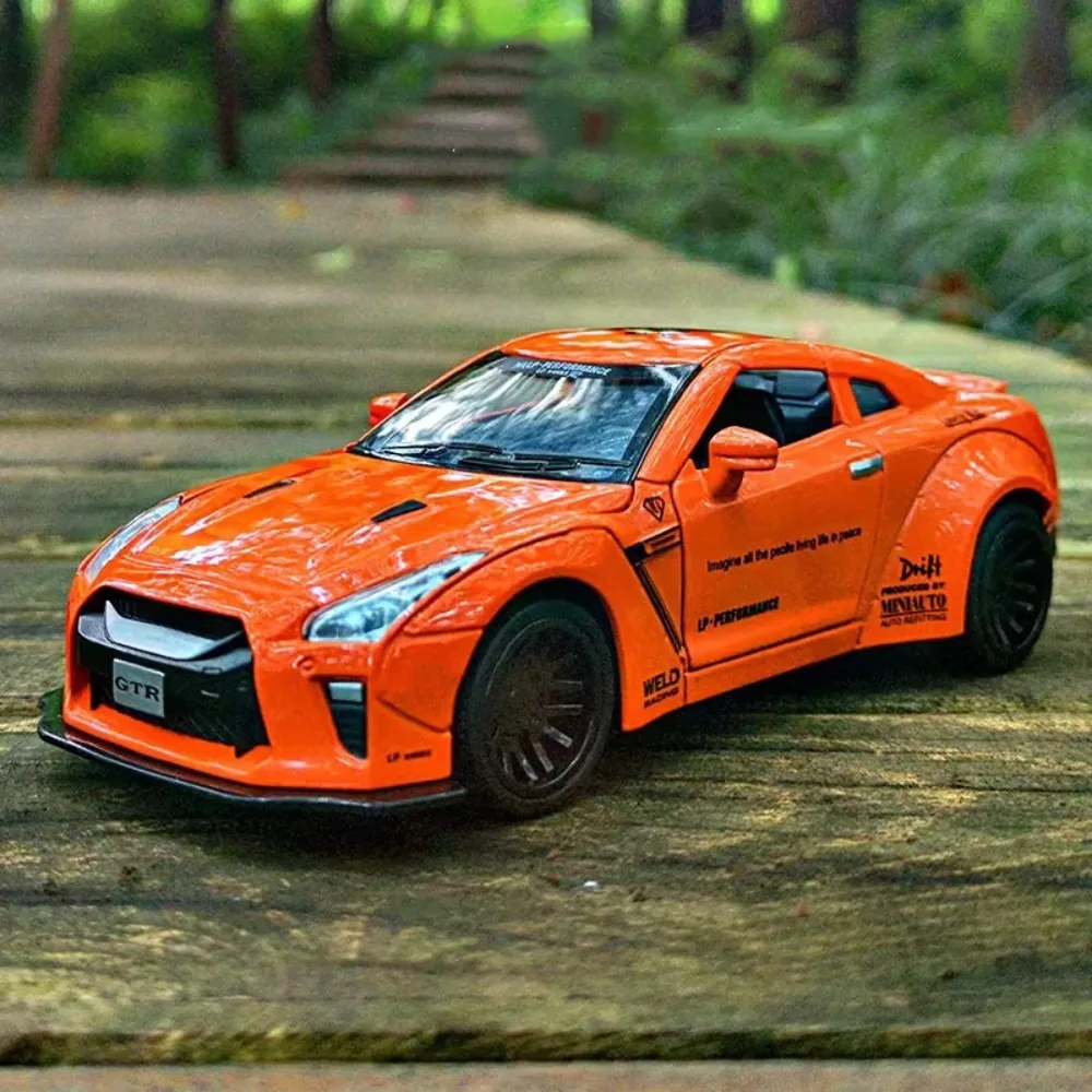 

1/32 GTR Игрушечная модель автомобиля, литье под давлением из сплава, металлический корпус, резиновые шины, звук, фотография, модель высокой модели для мальчиков, подарки