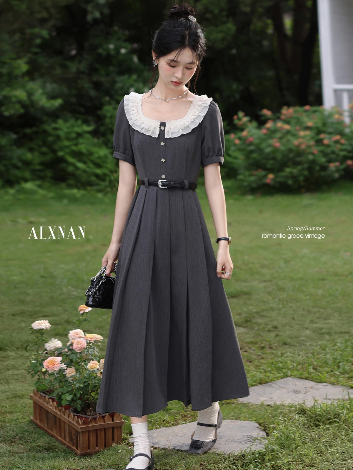 

ALXNAN Women's Long Dress Gray Elegant Lace Collar Puff Sleeves Pleated Dress Summer Casual Office Lady Holiday Clothing L560109