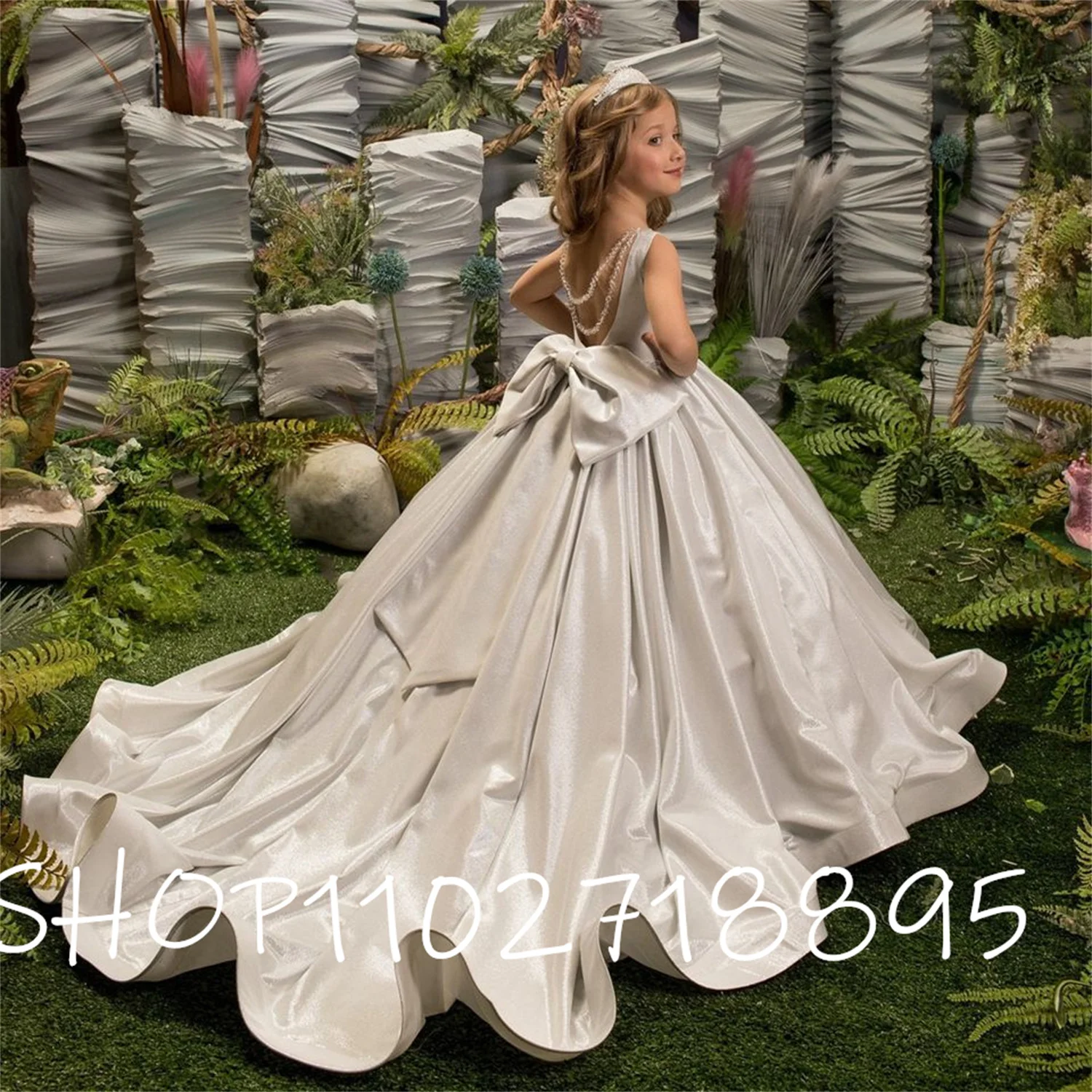 Luxus Silber ärmellose Blumen mädchen Kleider für die Hochzeit Prinzessin Glitter Pailletten Festzug Erstkommunion Kleider mit Schleife