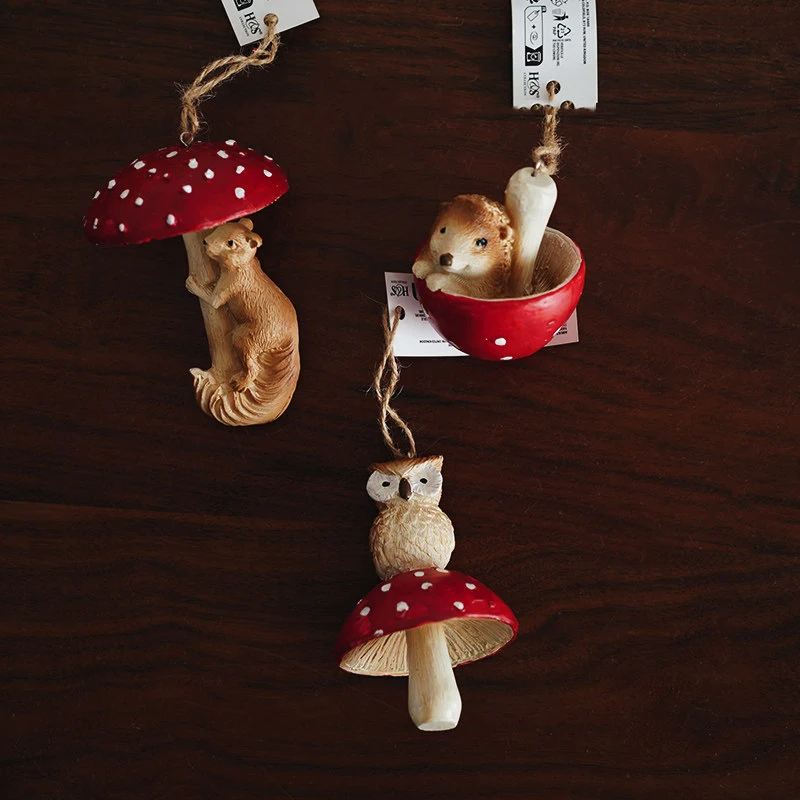 European Style Small Animal Statue Resin Retro Squirrel Owl Wall Hanging Decoration Hedgehog Ornament Gift for Friends