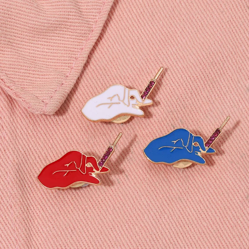 Syringe Enamel Pins Custom Nurse Brooches RN Lapel Badges Medical Jewelry Gift for Medical Students Nursing Friends