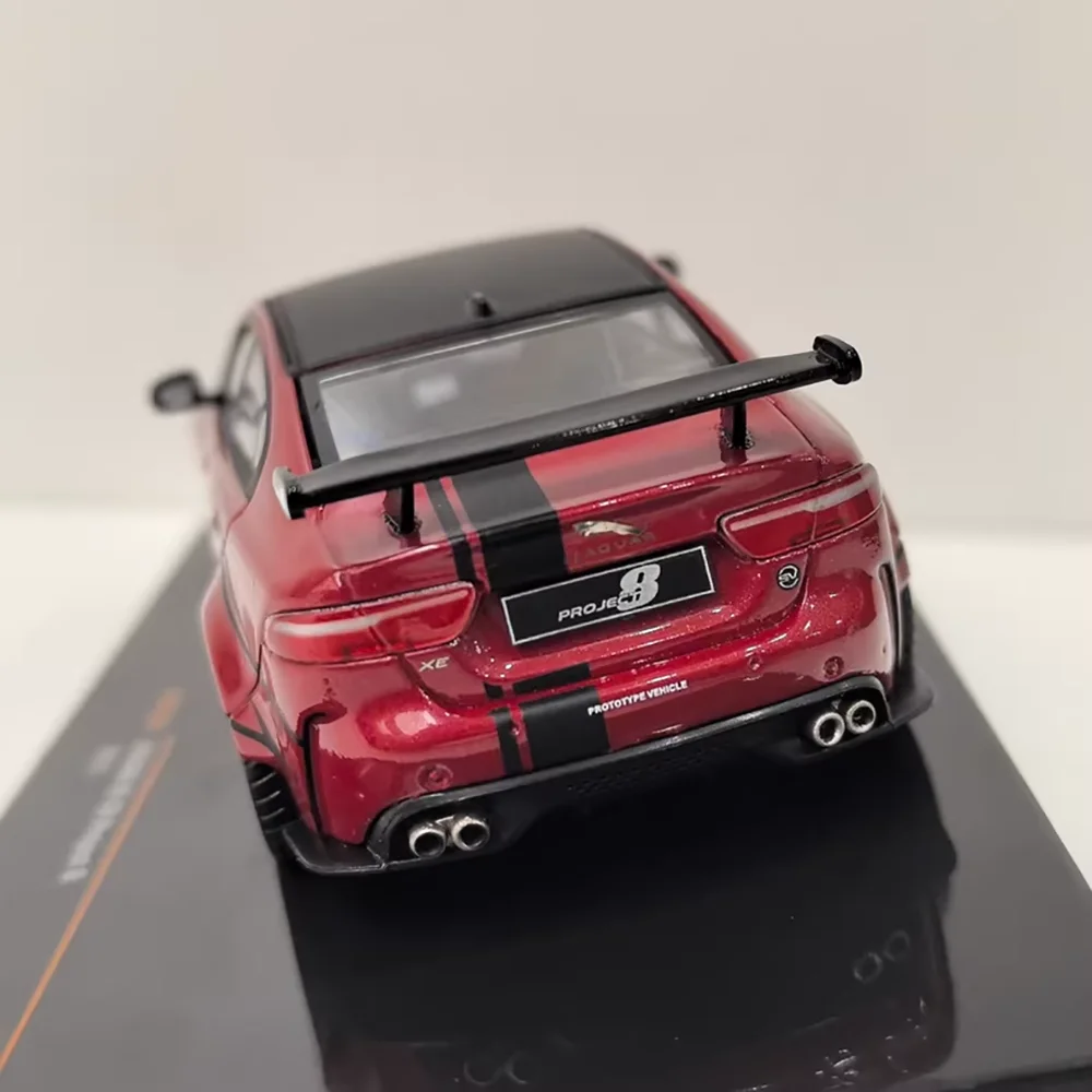 Die-cast 1:43 Scale JAGUAR XE SV Project 8 2017 Coupe Simulation