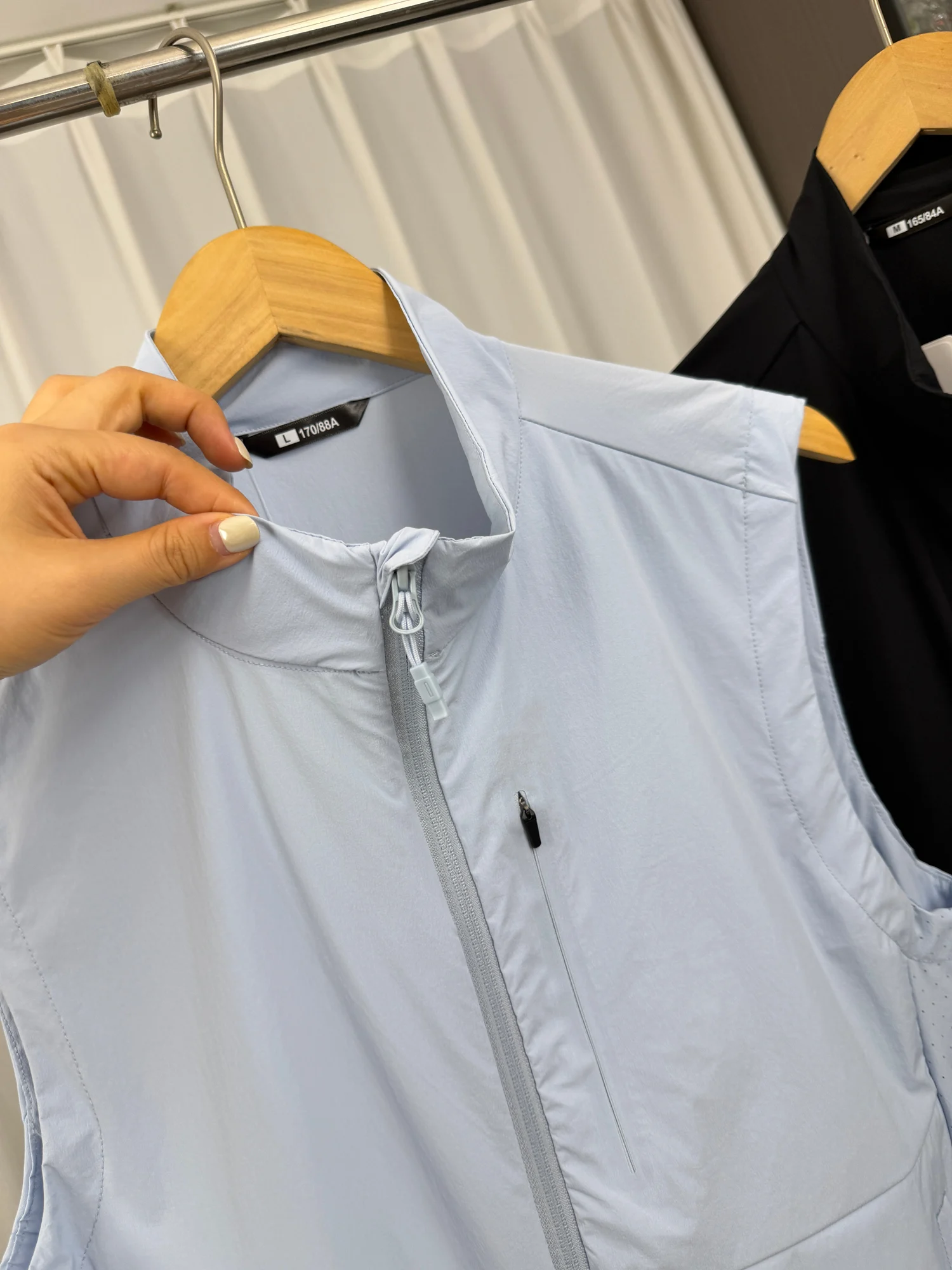 Outdoor Men's Quick Dry Laser Perforated Breathable Cooling Summer Vest Stand Collar Zipper Casual Style Comfortable Top