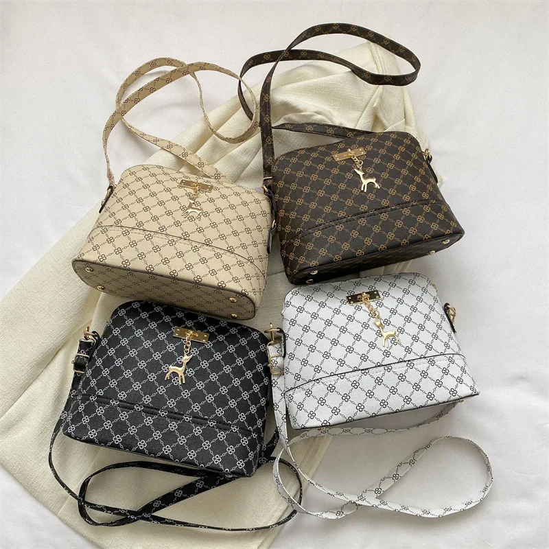 PU Leather Women Shoulder Bag Female Deer Pendant Handbags Girl Small Crossbody Bag Fashion Shell Shape Messenger Bag Bolsos