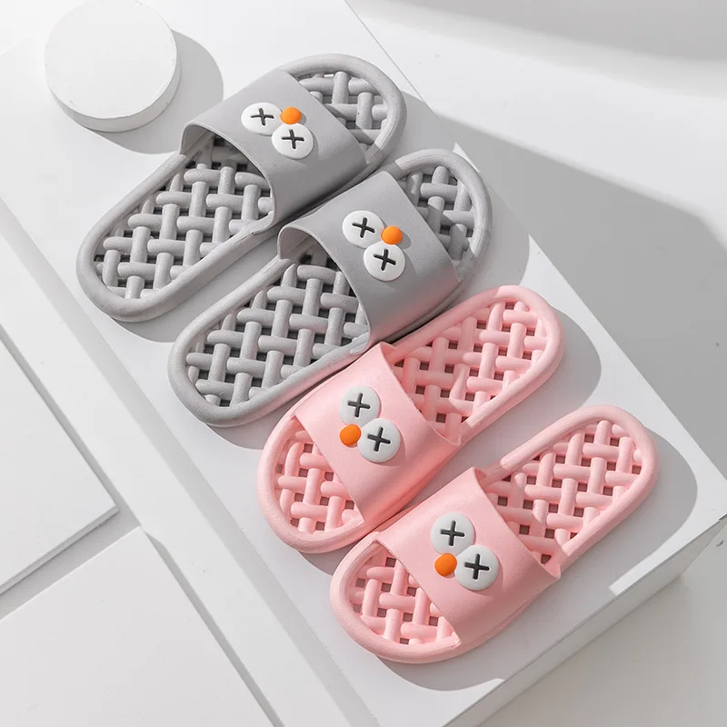 Pantofole da bagno estive con fondo morbido, bagno femminile leggero, sandali con perdite resistenti all'usura, le coppie maschili indossano pantofole all'esterno