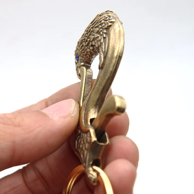 Blue Eyes Brass Eagle Keychain Car Key Ring Hanging Creative Keyholder Jewelry Vintage Animal Shape Keyring DIY Accessories Gift