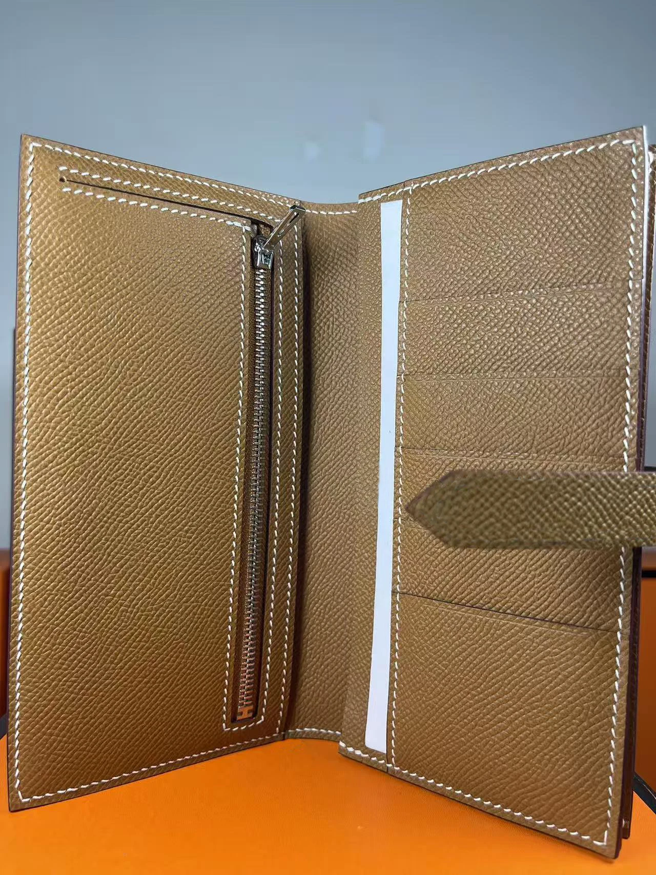 

Упакованный комплект: роскошный женский кошелек из натуральной кожи, компактный кошелек для монет, вместительный и стильный кошелек, изготовленный из мягкой коровьей кожи.