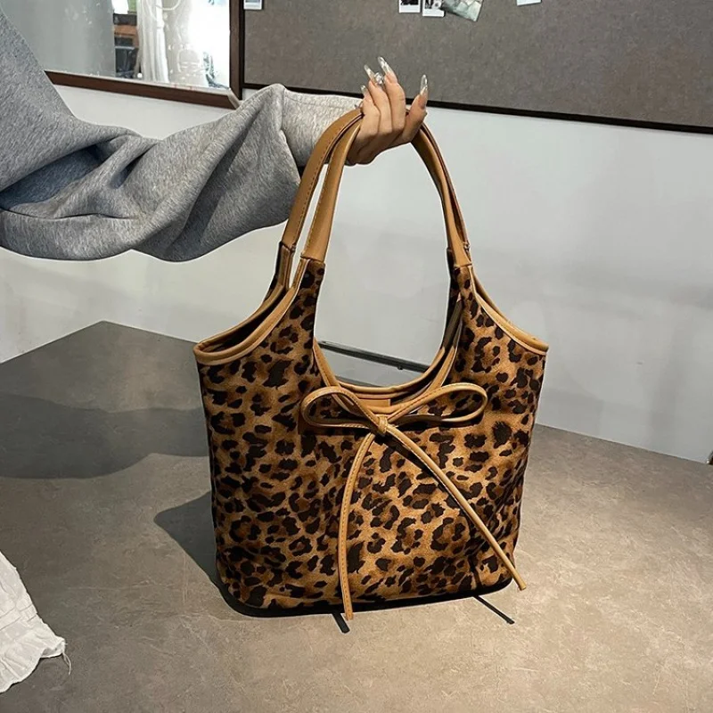 

2025 New High-end Ladies Leather Hand Bag Luxury Brand Famous Designer Elegant Paris Vintage​