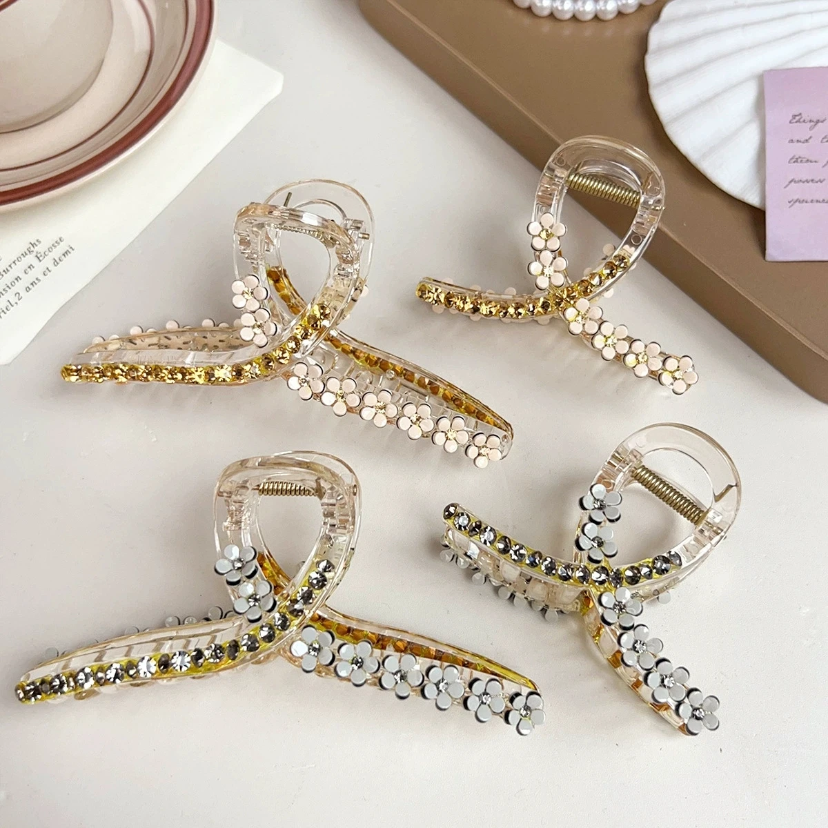 

Wholesale Elegant Rhinestone Flower Shark Clip Hair Claws High-end Hair Clips for Women Versatile Hair Accessories 2pcs/lot