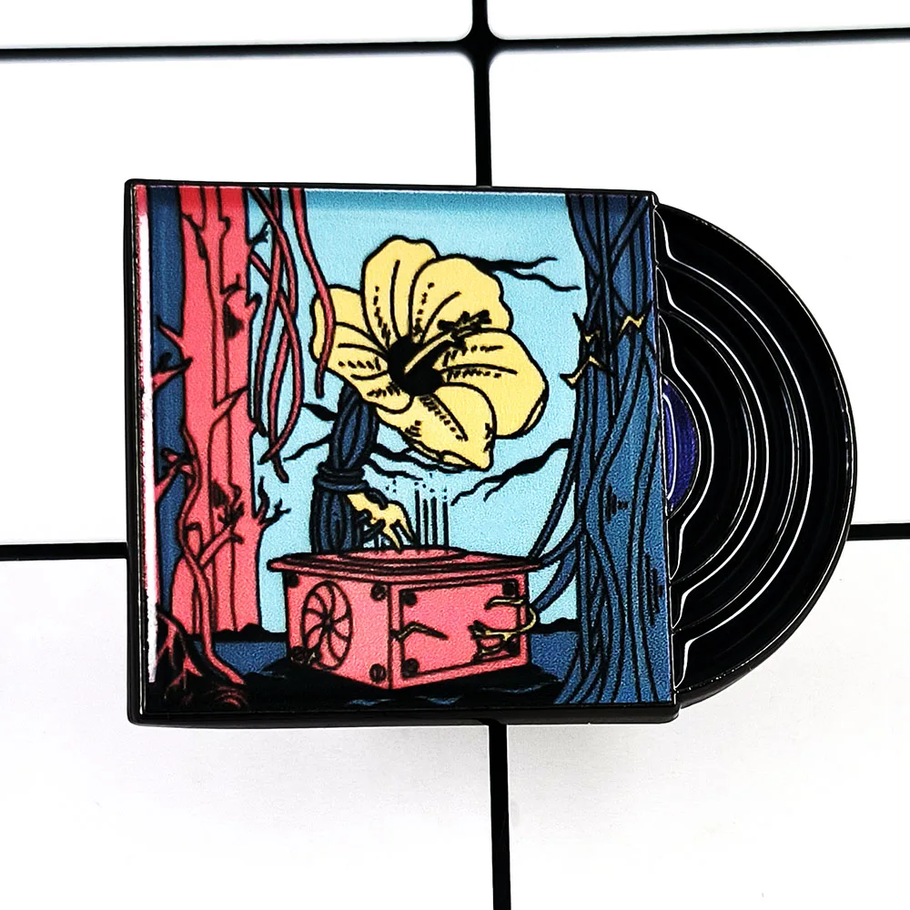 Retro Radio Pattern Music Brooch Creative Cartoon Character Vinyl Album Enamel Pin Music Enthusiasts Collect Badges Decoration