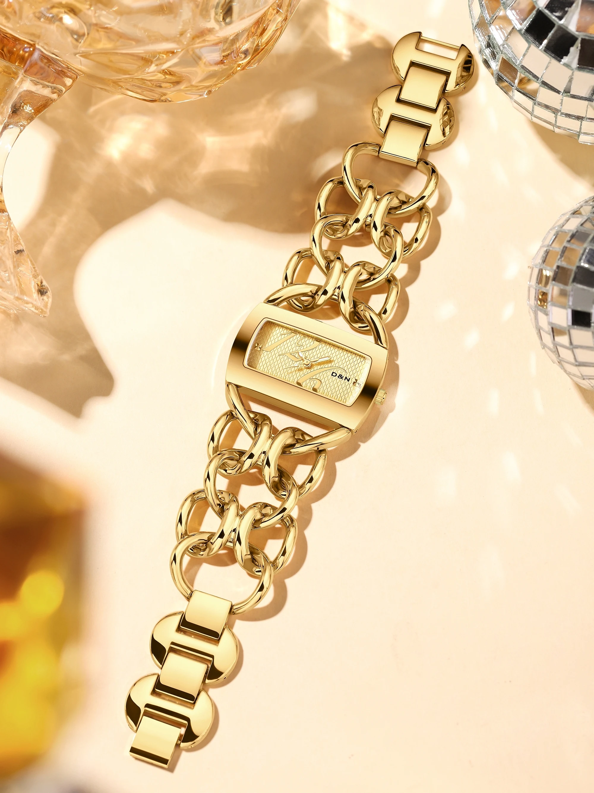 【DAYAND NIGHT】2025 New Women's Luxury Gold Quartz Bracelet: A Chic Statement Piece from Trend-Driven Designers