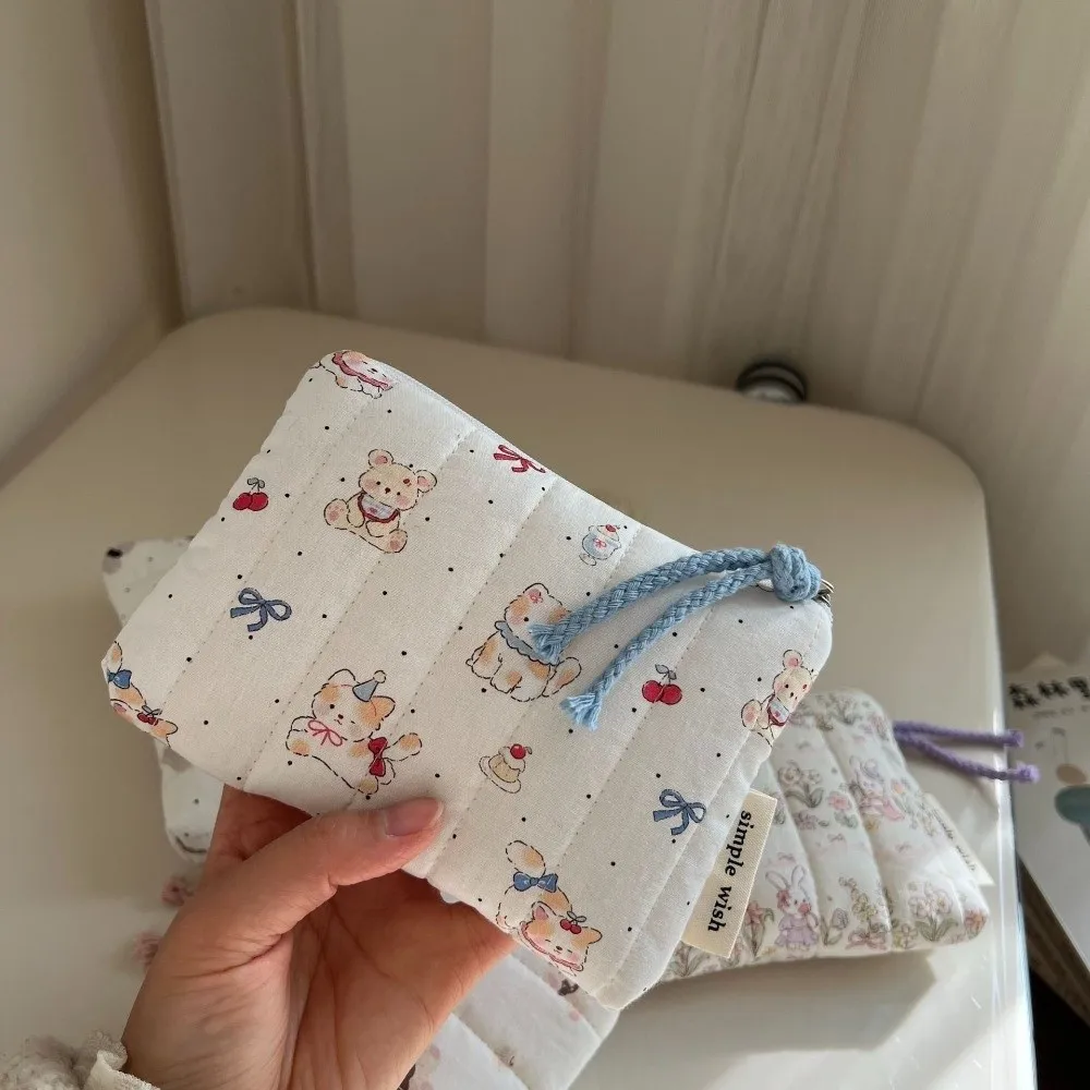 Cute Cotton Quilted Floral Coin Purse Square Ultralight Padded Wallet Portable with Zipper Mini Card Holder