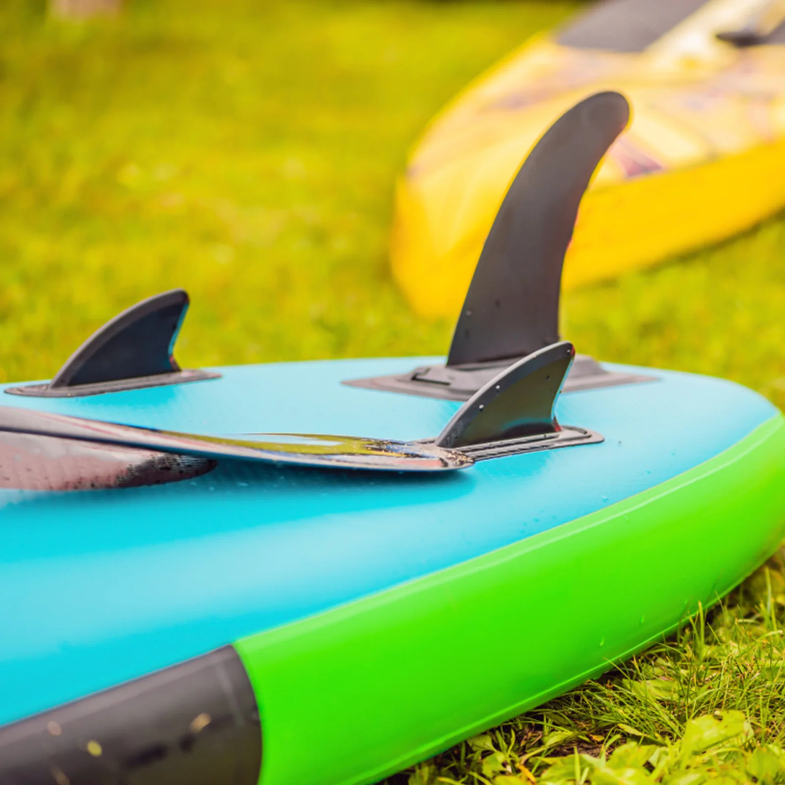 

3 Pcs Big Tail Fin for Surfboard Kayak Canoe Rowboat PVC Made Detachable Improves Stability Balance Replacement Paddleboard Fins