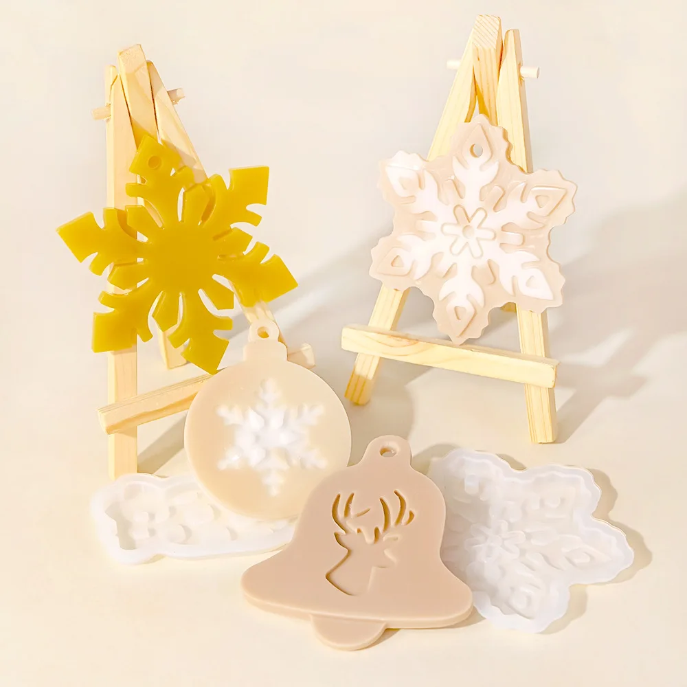 DIY Dropping Molds Christmas Tree Elk Snowflake Keychain Silicone Mold New Year Decoration Pendant Ornament Jewelry Resin Mold