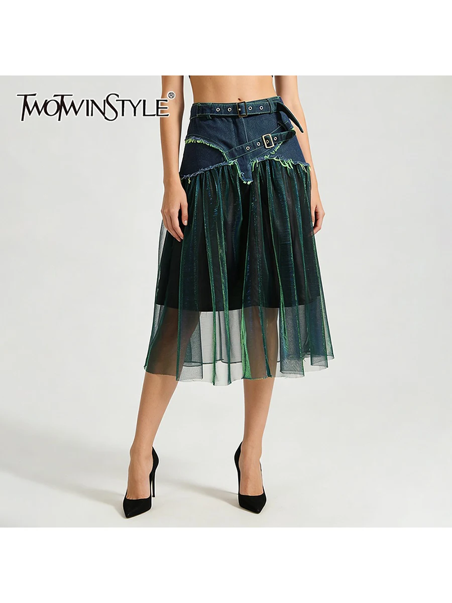 

Новая женская юбка TWOTWINSTYLE: модная, с контрастными вставками из сетки, низкой посадкой, дизайнерским поясом и элементами в стиле ковбойской юбки.
