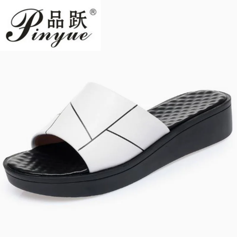 

Женские летние шлепанцы на танкетке с толстой подошвой 3,5 см, увеличивающие рост, на высоком каблуке, лаконичные, для улицы, размеры 35-43