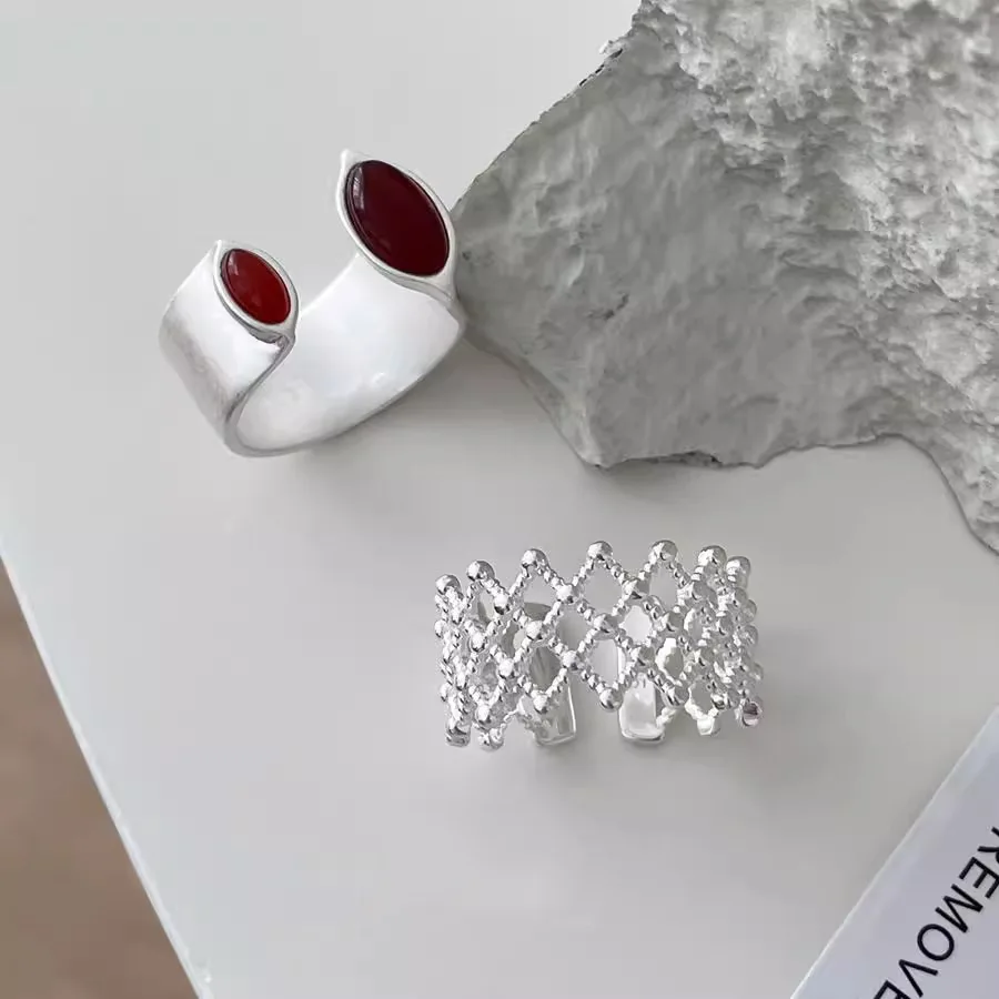 الحد الأدنى اليدوية بسيطة الحجر الأحمر ويب قابل للتعديل خواتم للنساء الأزواج خمر موضة جديدة مجوهرات هدية حفل زفاف