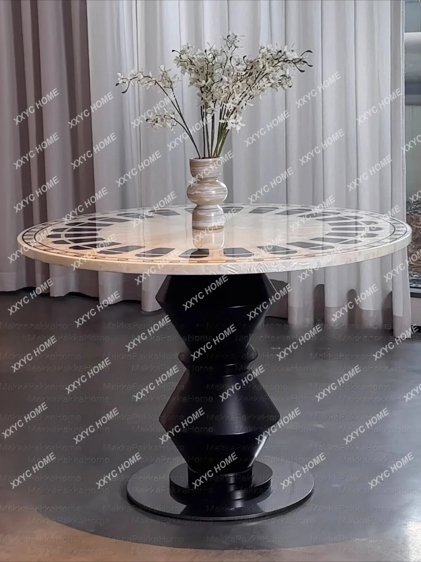 Creative shell round dining table, light luxury high-end solid wood dining table