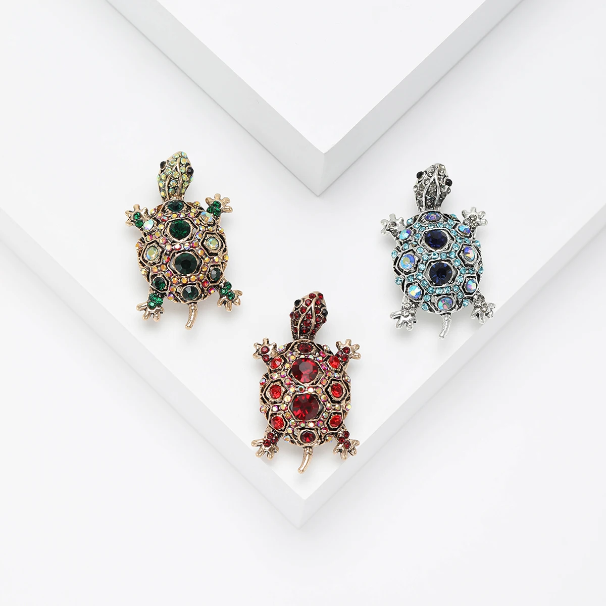 Sparkling Rhinestone Turtle Brooches for Women Unisex Animal Pins 3-color Available Casual Party Accessories Gifts