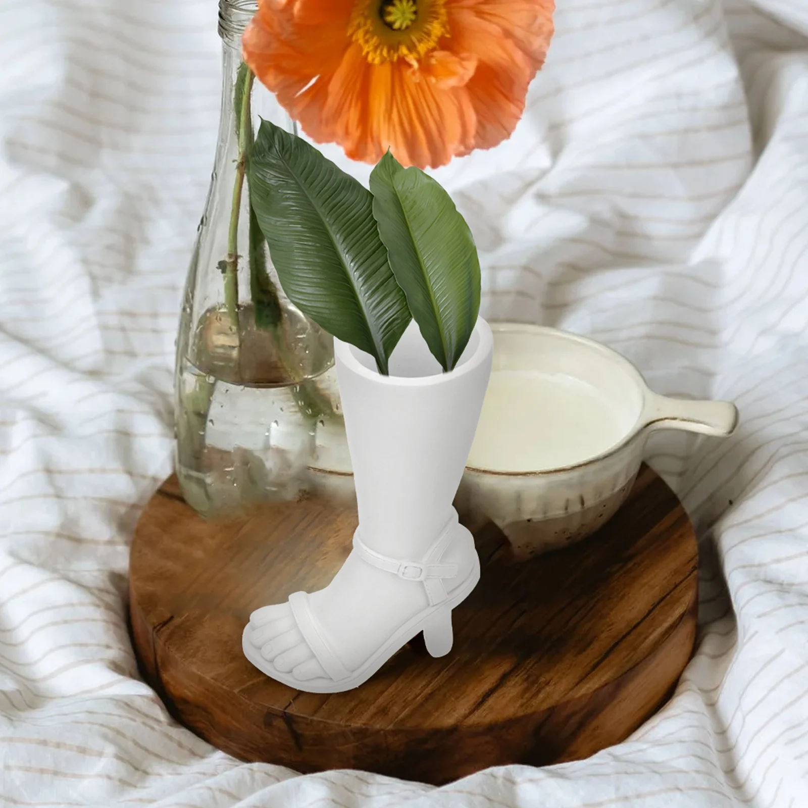 

1Pcs Artistic High-Heeled Shoes Vase Beautiful Resin Flower Vessel Contemporary Home Decor