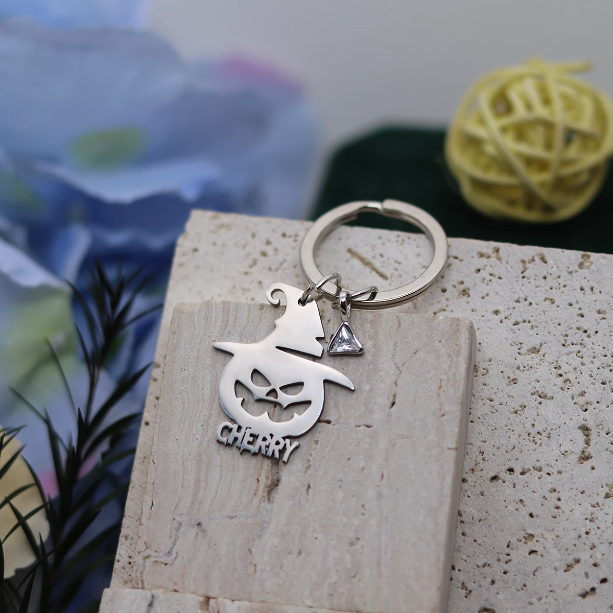 

Customized Stainless Steel Pumpkin Head Ghost Pendant Keychain Engraved Cartoon Jewelry Gifts for Men Women