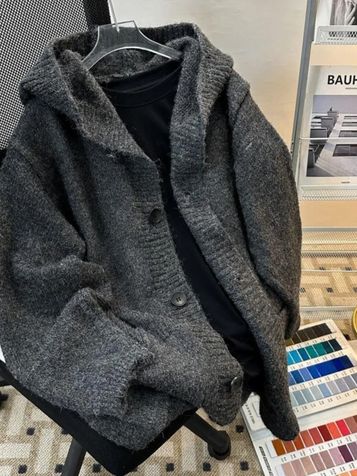 

Мужской кардиган Cleanfit: вязаный свитер с капюшоном, свободный крой, на молнии, осенне-зимний тренд...