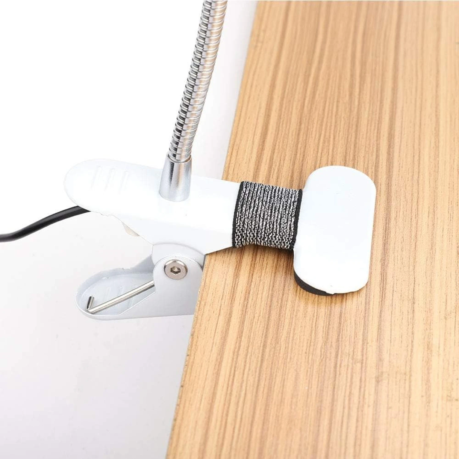 Sleek, Adjustable USB LED Desk Lamp with Modern, Flexible Brightness Control for Enhanced Comfort and Ambiance. Dimmable Setting