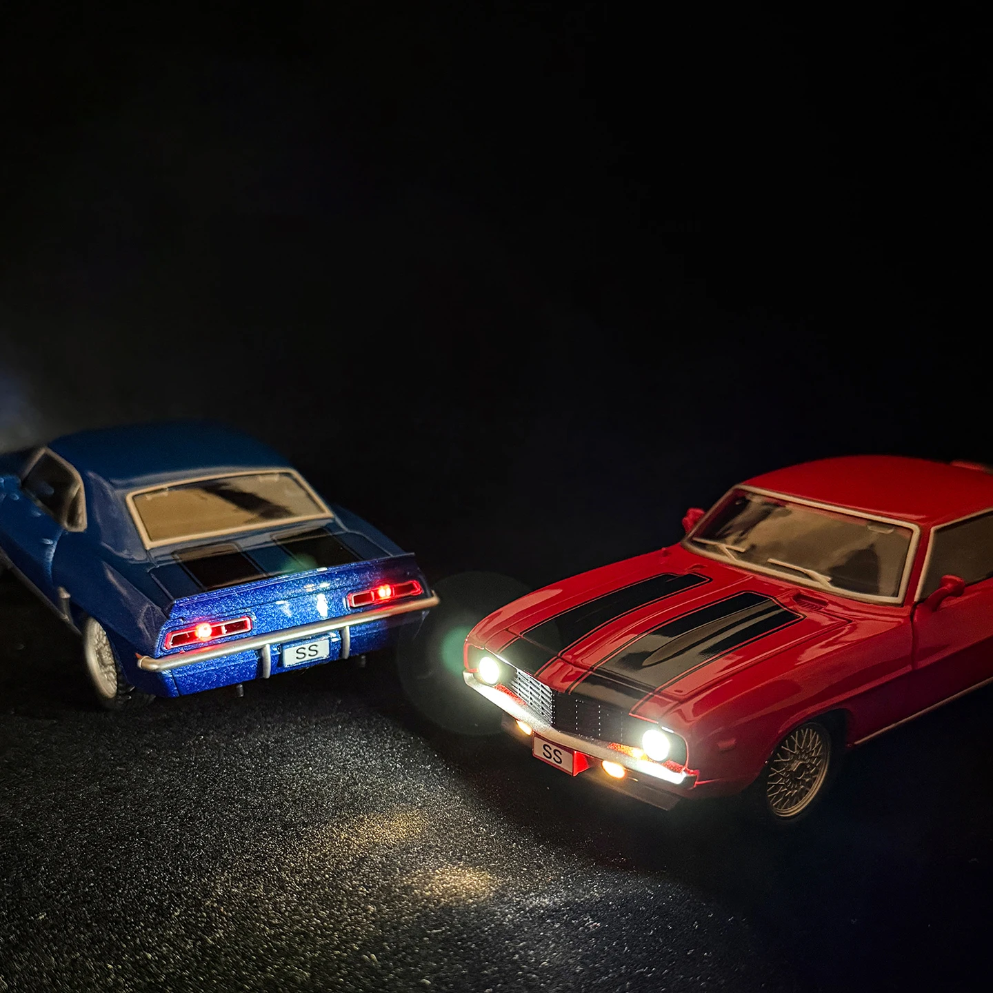 Camaro SS supercoche en miniatura de coche de aleación, sonido y luz, juguete coleccionable para niños, regalo de cumpleaños, 1:32