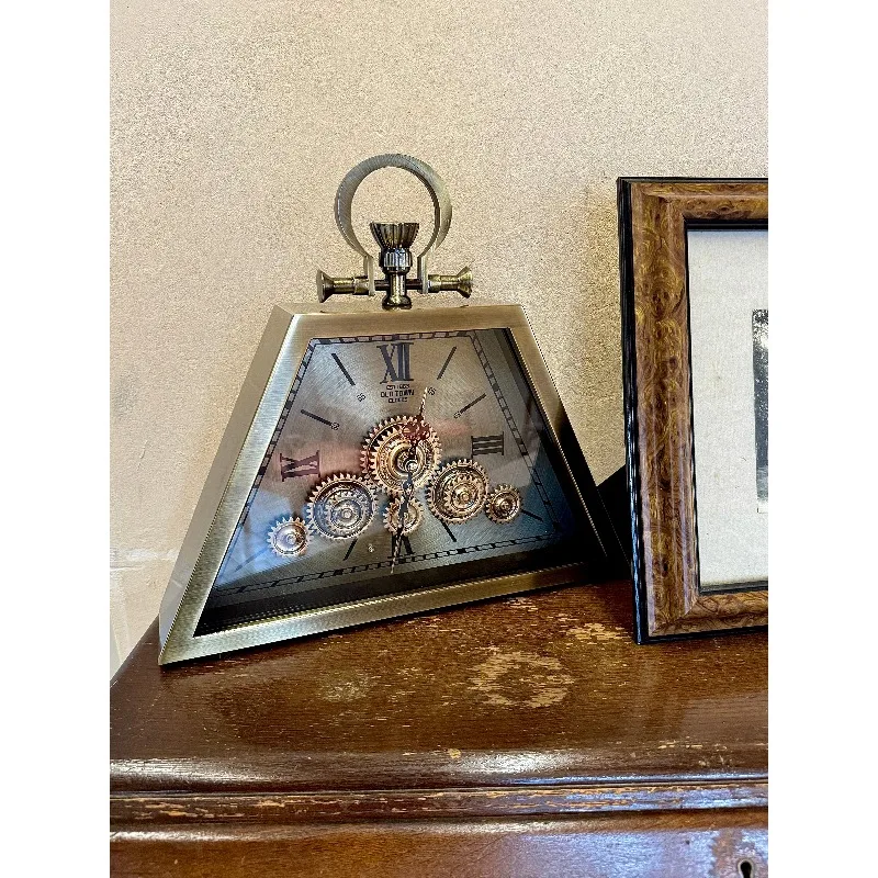American retro light luxury living room desktop clock artistic creative ornament, high-end clock home clock decoration