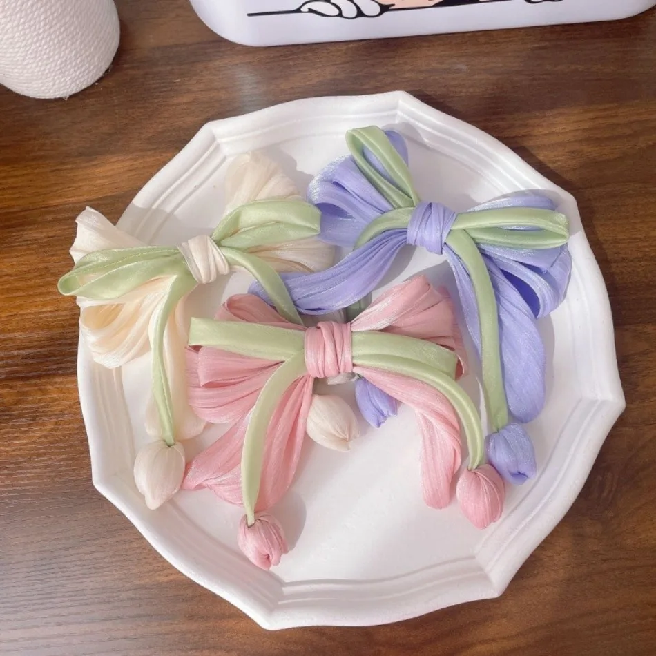 Weihnachtliche Hochwertige Tulpen-Haarspange mit Schleife, Dreidimensionale Haarklammer mit Süßem Charme, Eleganter Haarschmuck