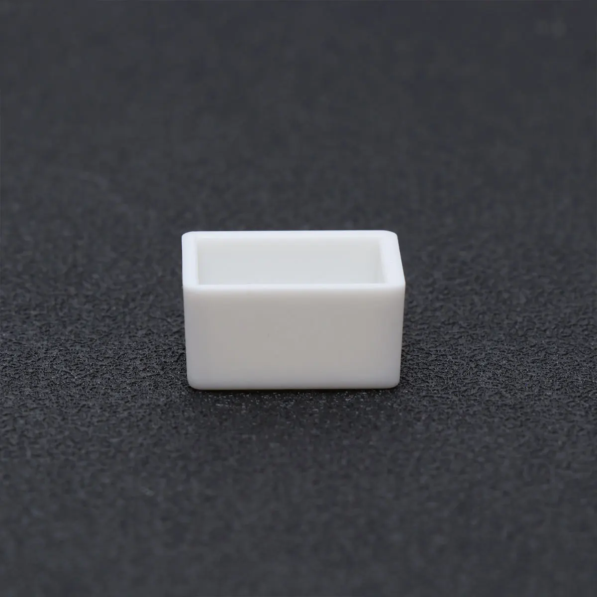 

100Pcs Watercolor Paint Pan Plastic Empty Half Pans for DIY Solid Paints Portable Watercolor Pan Sets for Painting Artists