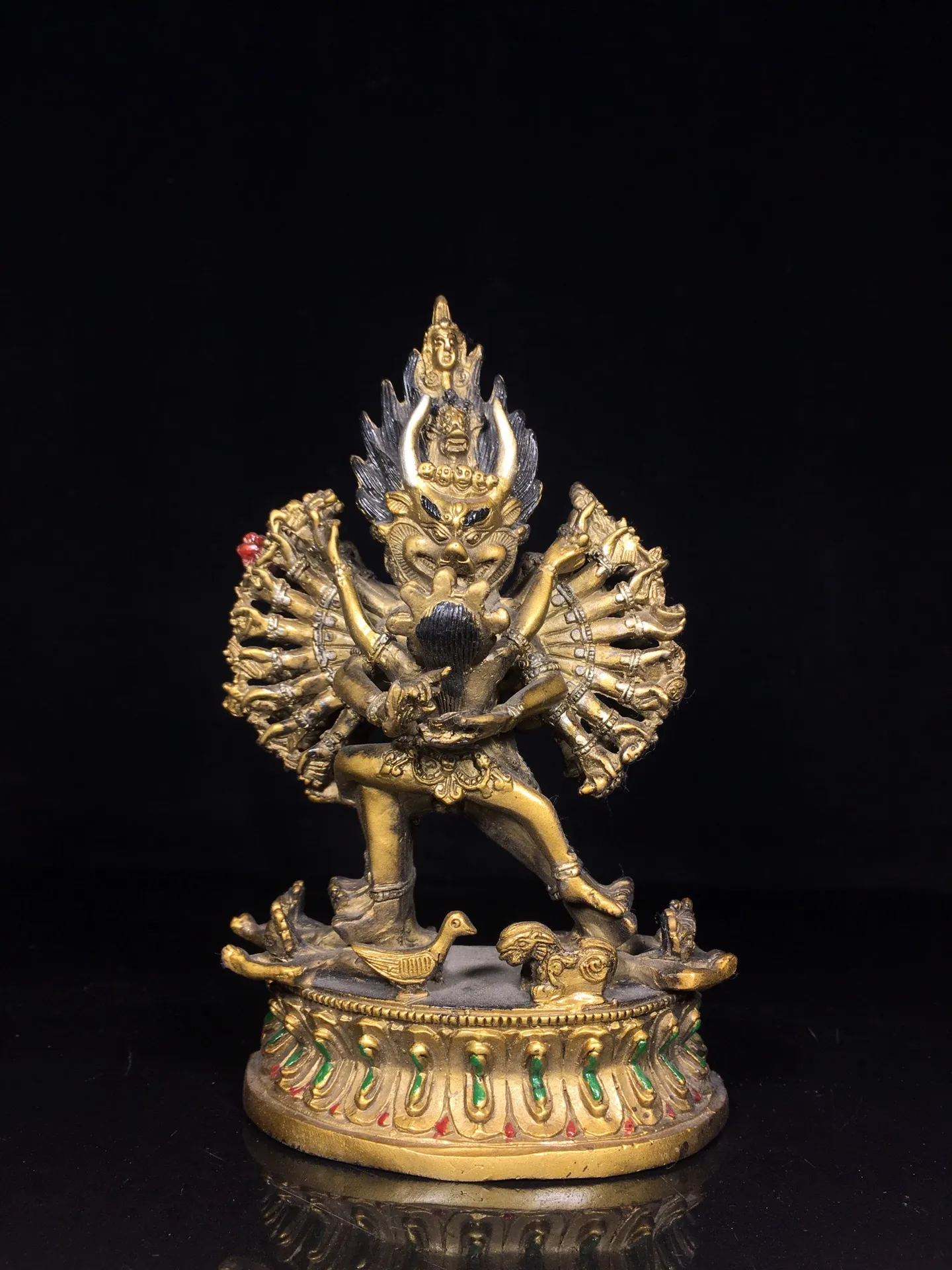 

Handcrafted pure copper painted Great Wisdom Vajra, exquisite workmanship, with a thick patinaFree shipping