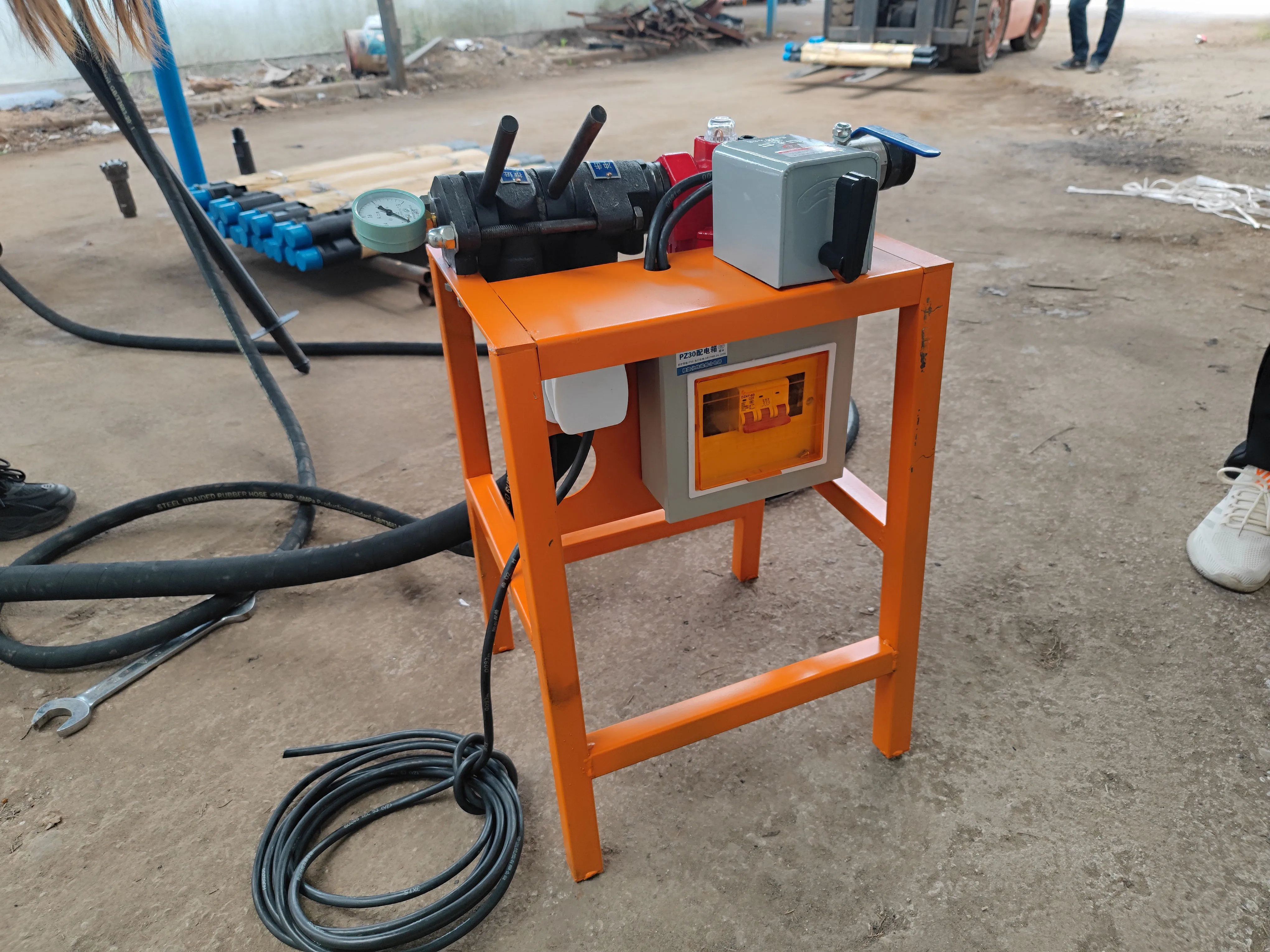 High quality 4kw portable mining DTH drilling rig machine for construction works