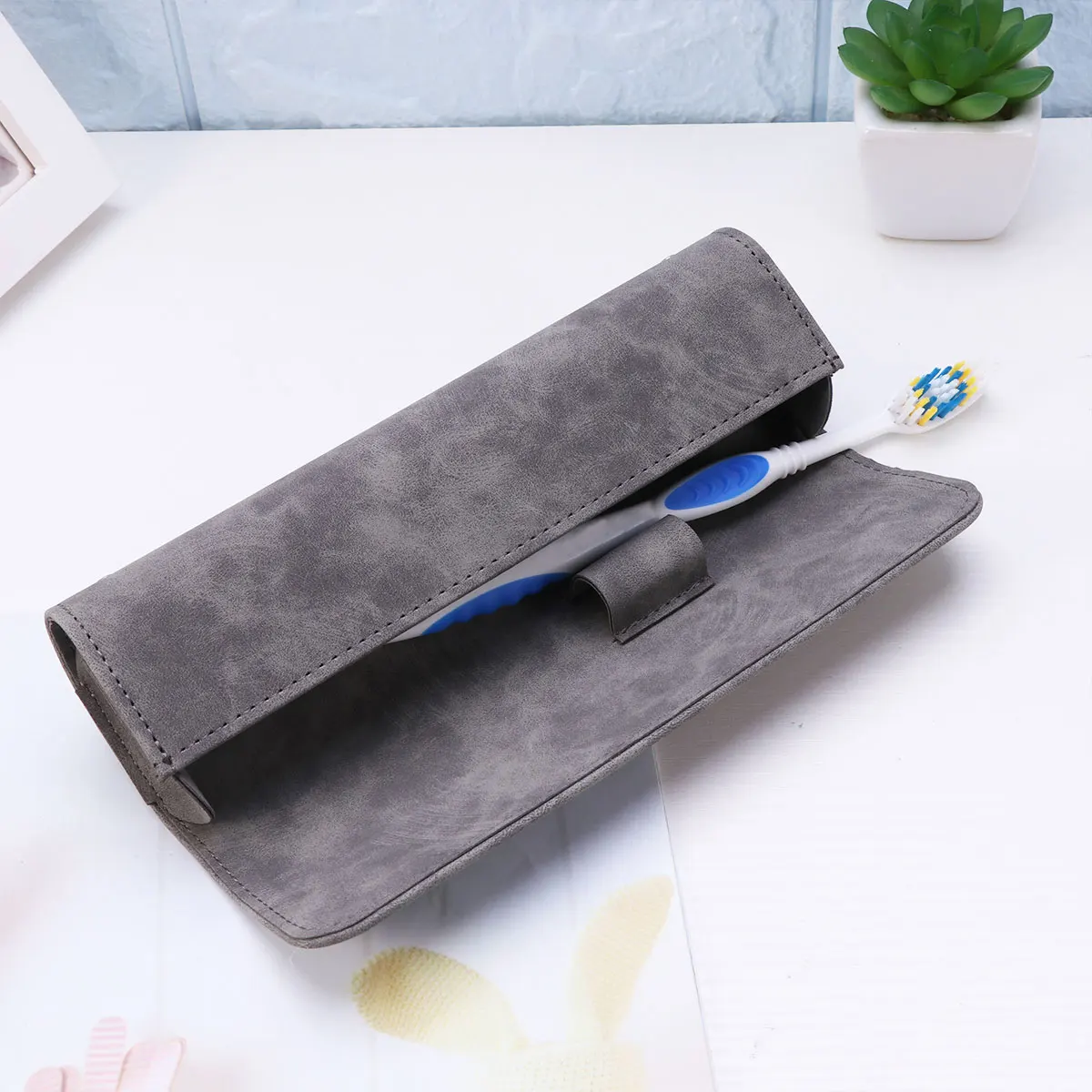 

Portable Toothbrush Holder Electric Brush Case Travel Essential Compact Hygienic Cover for Camping Business Trip Grey
