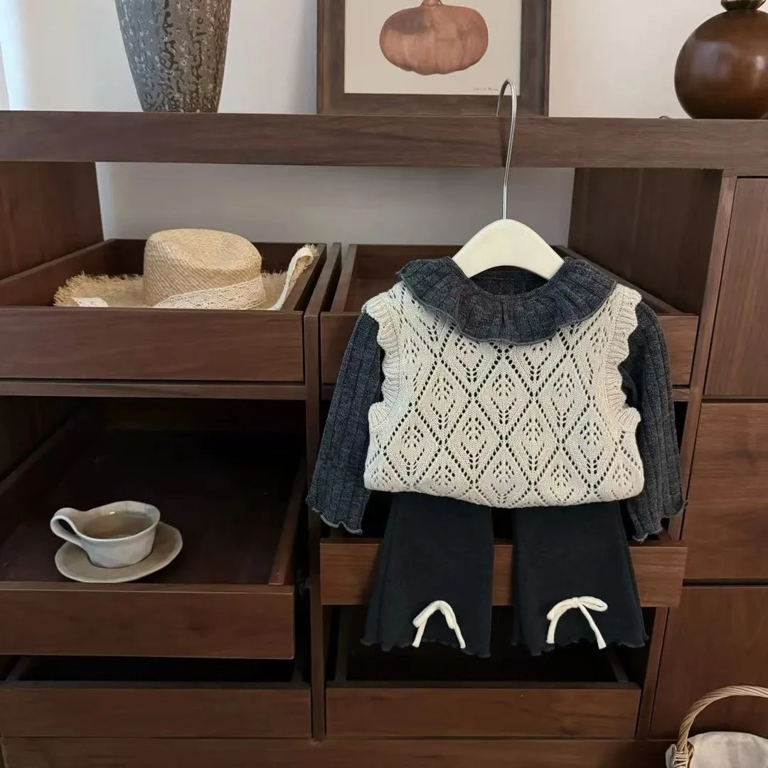 

Girls' Autumn Outfit Set 2025 New Style Children's Baby Western-style Knitted Vest Base Shirt Wide Leg Pants Three Piece Set