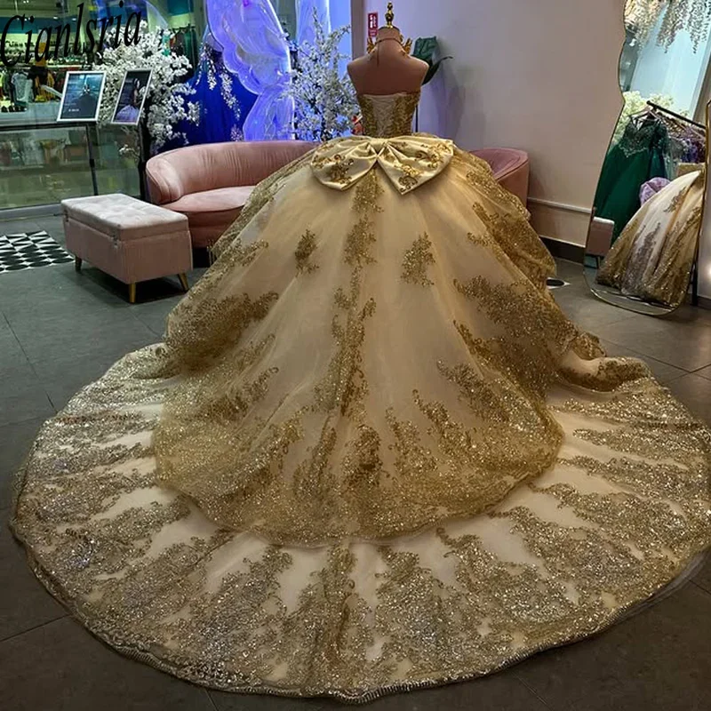 المكسيك الذهب قبالة الكتف فستان Quinceanera 2025 سباركلي مطرزة مشد حفلة موسيقية فستان المتدرج الكرة ثوب الحلو 16 15 مخصص