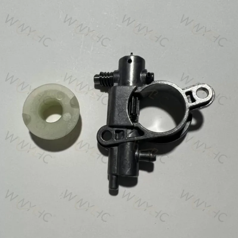 Oil Pump Worm Gear V652000230 for CS-2511TES 251TS ECHO CS-2511P DCS-2500T CS-260TES Chainsaw Auto Oiler