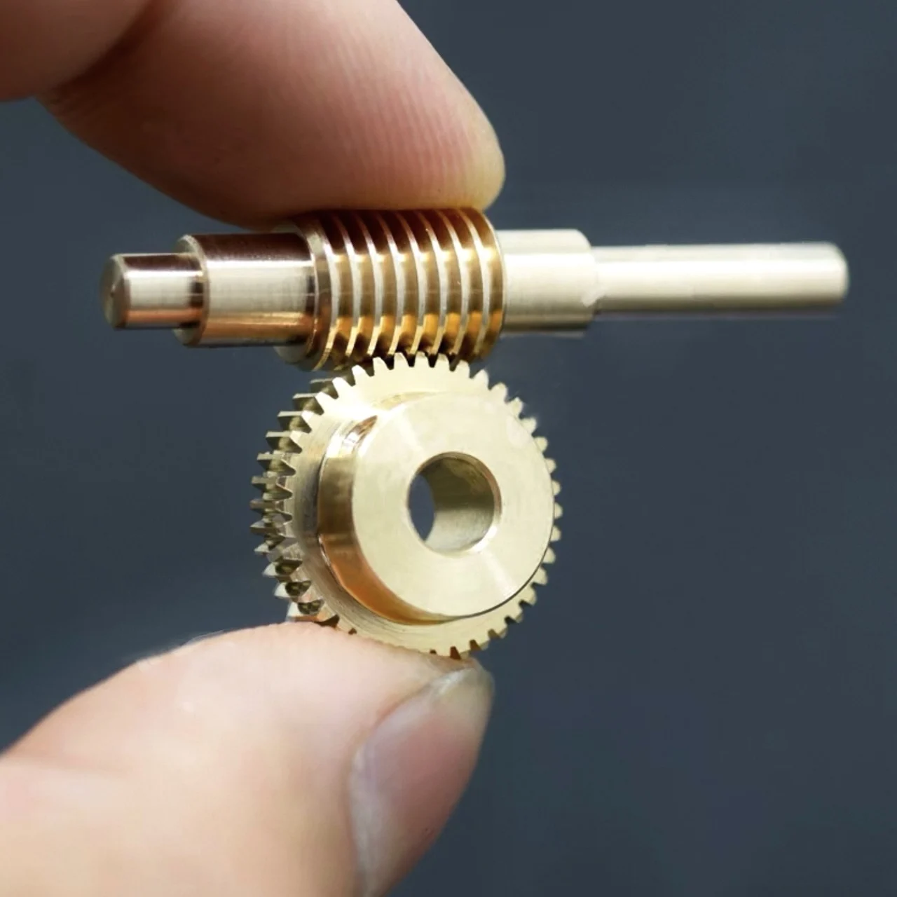 M0.3 Smart Curtain Snail Reducer 2mm-5mmLow Noise Brass 20-100 Reduction Ratio Automation Equipment