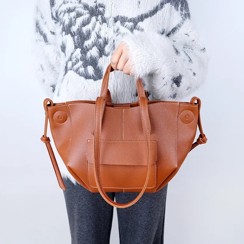 

French-style trendy tote bag, niche style, fashionable 2025 shoulder bag, versatile for commuting, underarm bag.