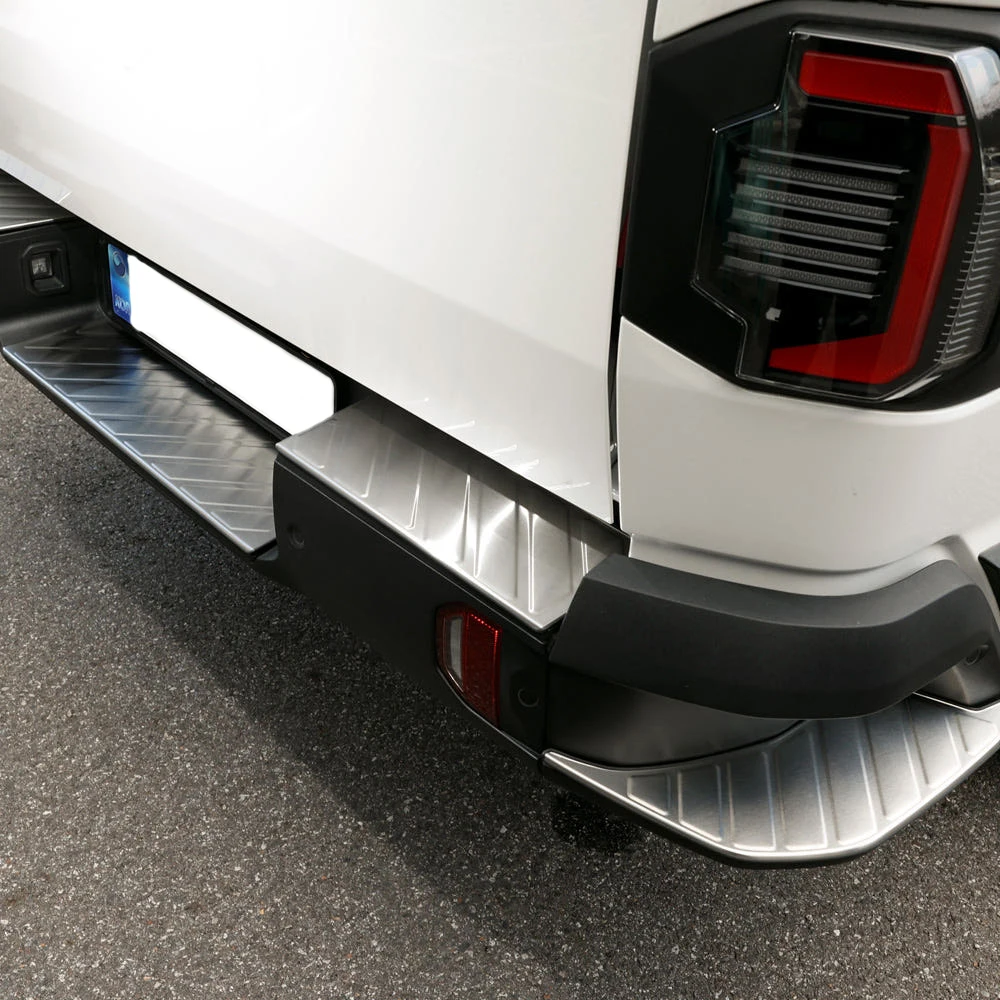 

5pcs Stainless Steel Rear Bumper Tailgate Pedal Outside Trunk Threshold Guard Protector Cover For Kia Tasman 2025 2026