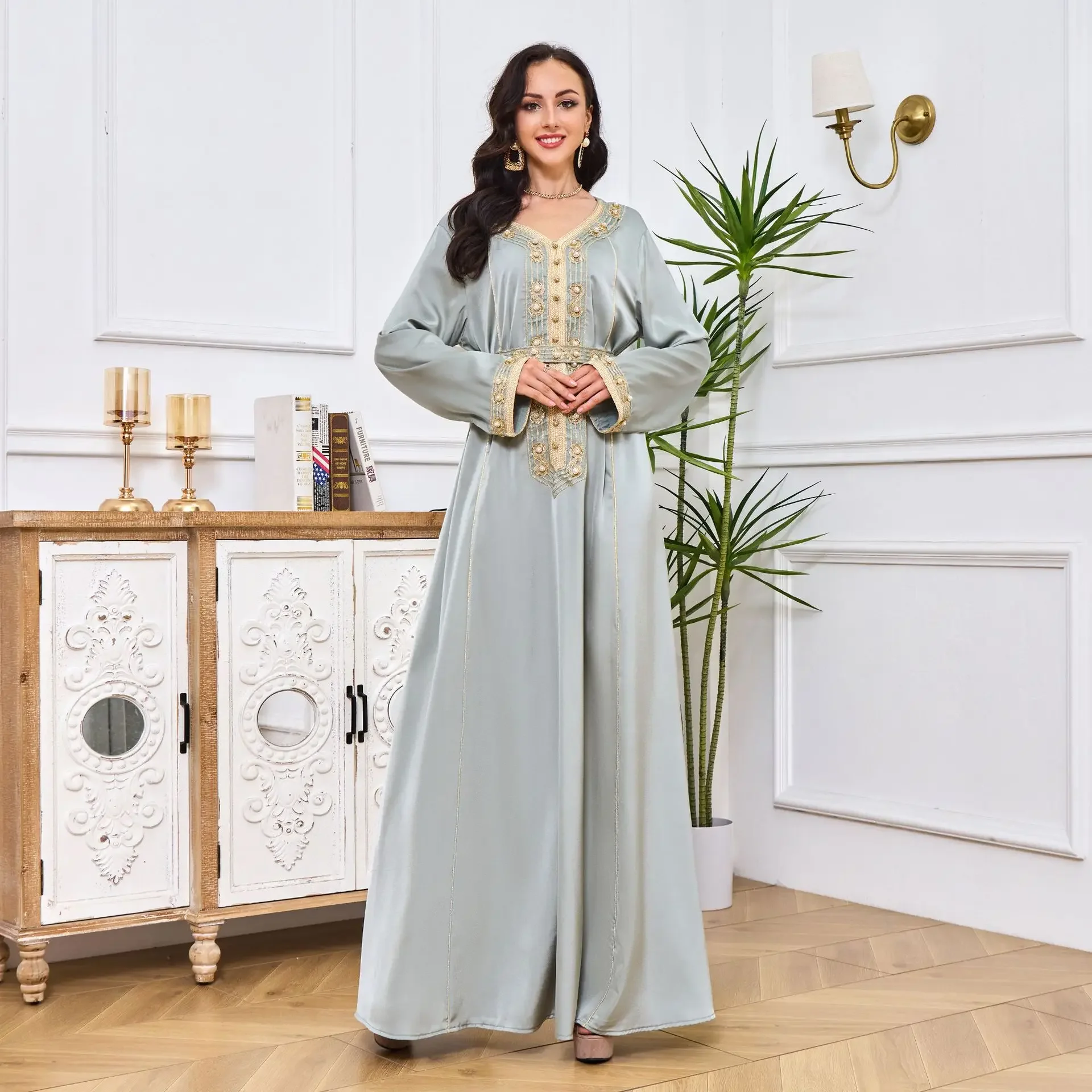 

Muslim Abaya Fashion Embroidered Diamond-encrusted Dress Dubai Abaya Long Dress Women Dress Islamic Clothing Abayas for Women