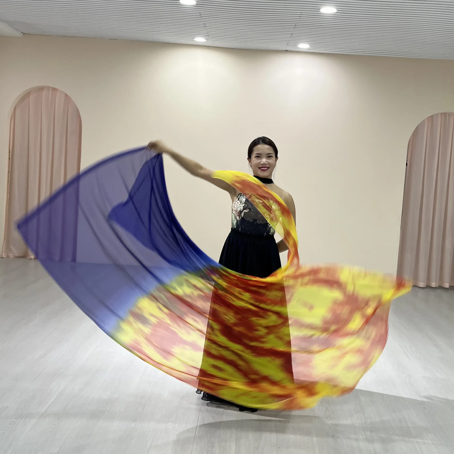 Contrast Colors Stage Performance Flow Art Praise Flag Fire Flags Worship Flags Angel Wings for Church Worship Flags Chiffon